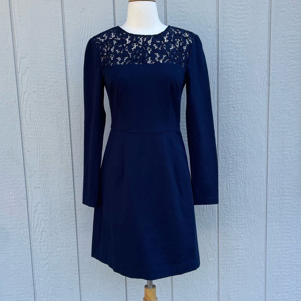 NWT Trina Turk Size 2 Navy Blue 3/4 Sleeve Lace Neck Sheath Dress